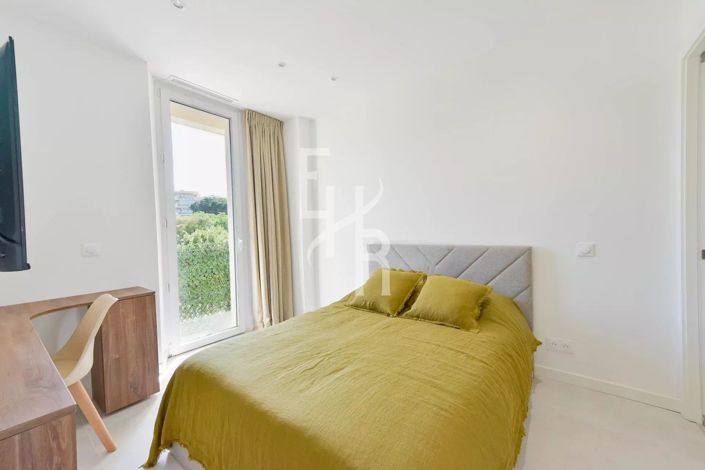 Image No.30-3 Bed Apartment for sale