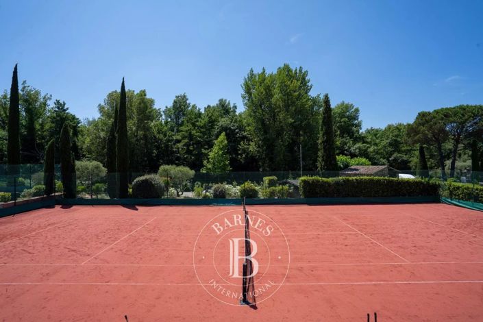 Image No.10-3 Bed House for sale