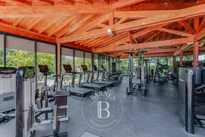 Image No.11-3 Bed House for sale