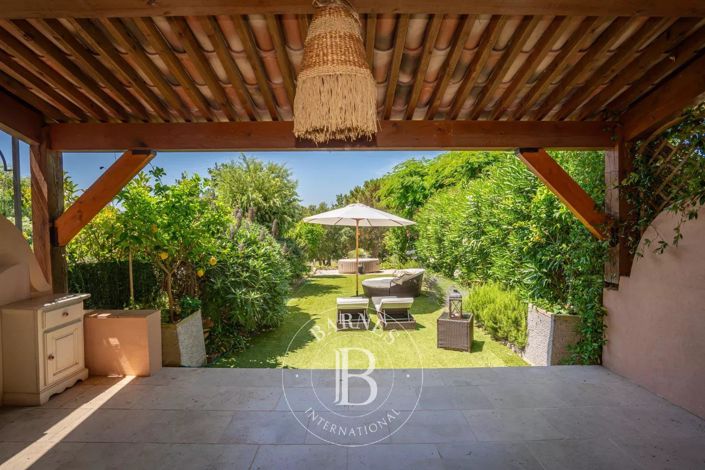 Image No.8-3 Bed House for sale