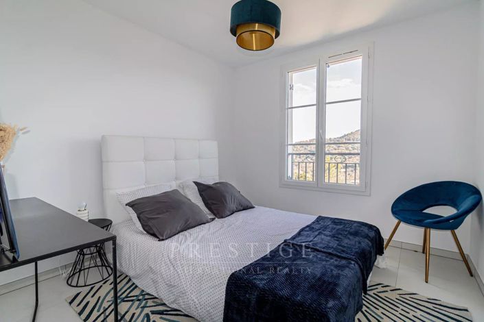 Image No.13-3 Bed House for sale