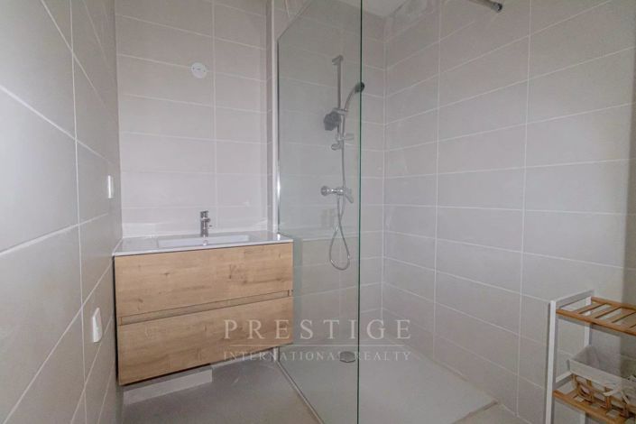 Image No.14-3 Bed House for sale