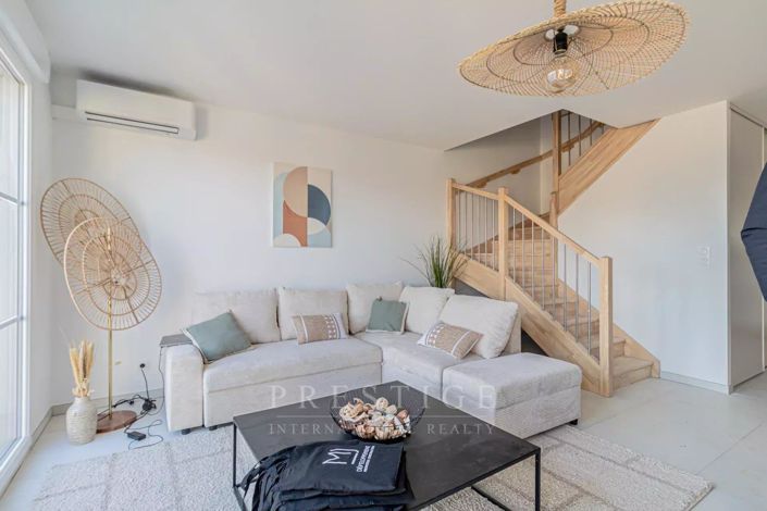 Image No.19-3 Bed House for sale