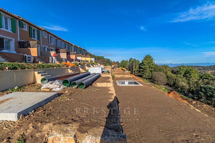 Image No.21-3 Bed House for sale