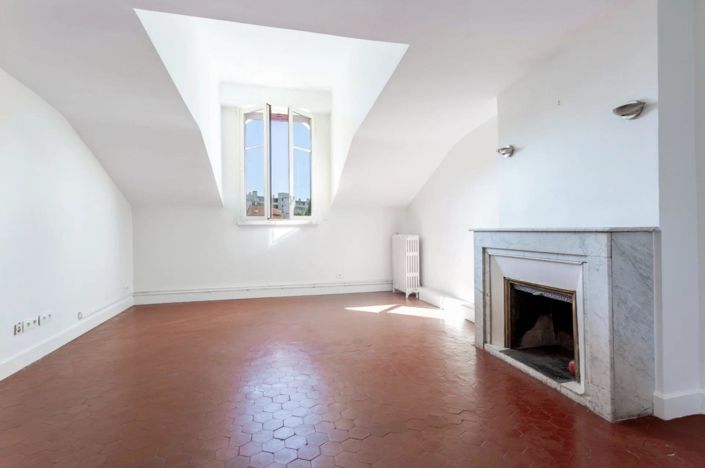 Image No.6-House for sale