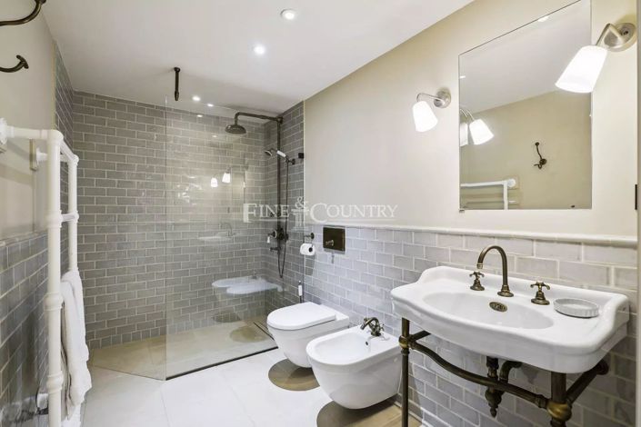 Image No.15-7 Bed House for sale