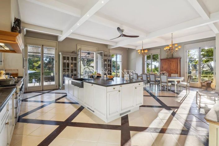 Image No.7-7 Bed House for sale