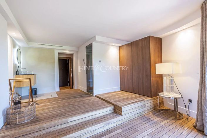 Image No.15-6 Bed House for sale