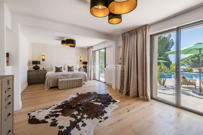 Image No.6-6 Bed House for sale