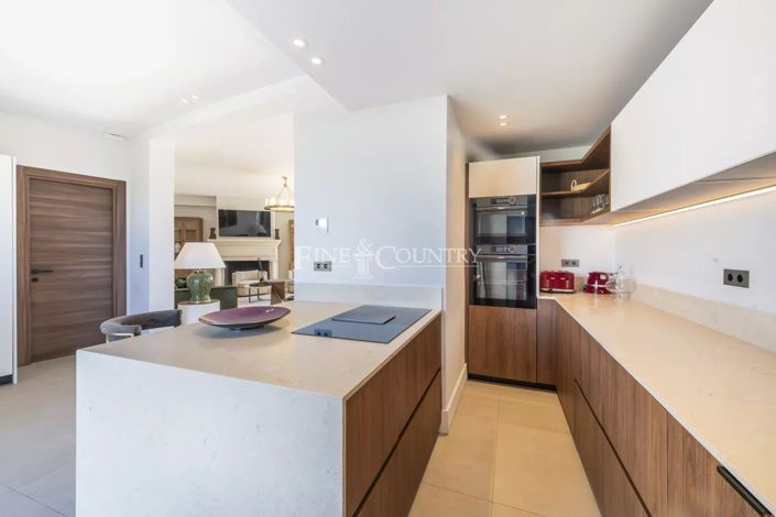 Image No.7-6 Bed House for sale