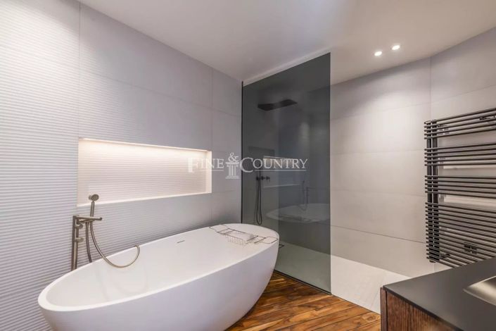 Image No.9-6 Bed House for sale