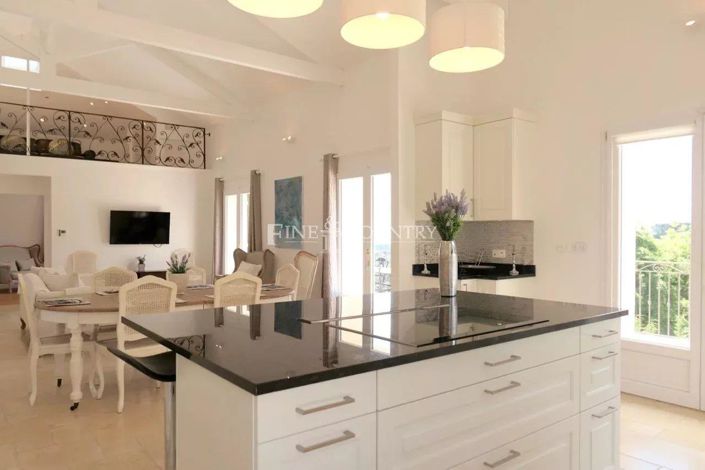 Image No.11-4 Bed House for sale