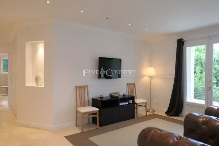 Image No.18-4 Bed House for sale