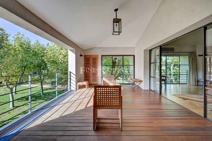 Image No.11-6 Bed House for sale