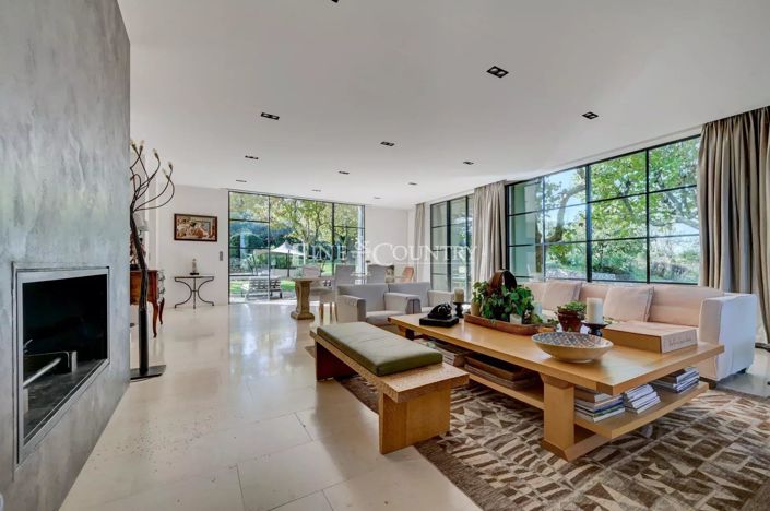 Image No.14-6 Bed House for sale