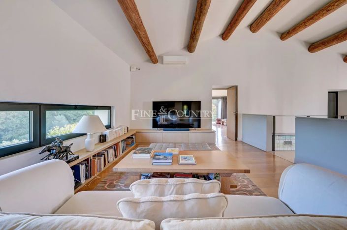 Image No.4-6 Bed House for sale