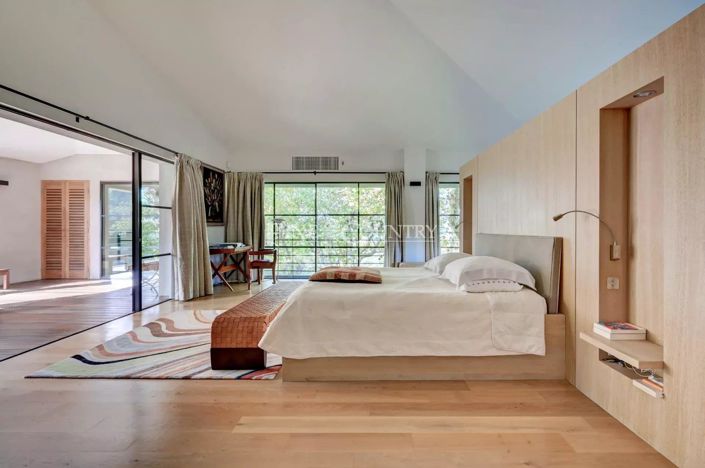 Image No.7-6 Bed House for sale