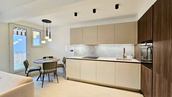 Image No.3-Appartement de 2 chambres à vendre à Cannes