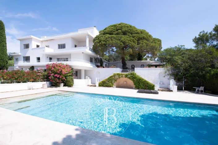 Image No.8-7 Bed House for sale