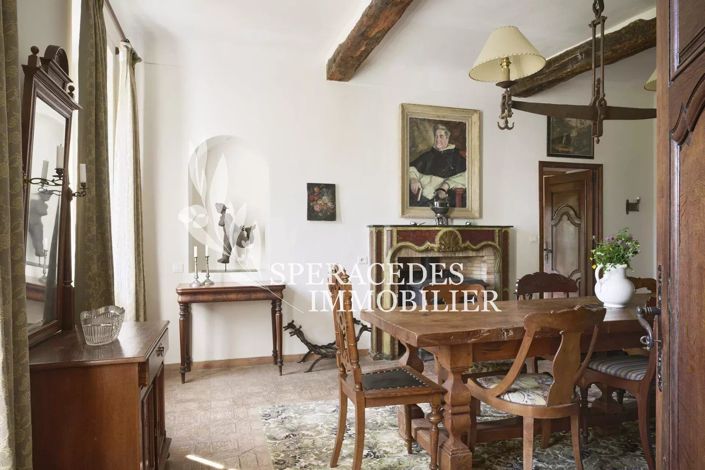 Image No.10-12 Bed House for sale