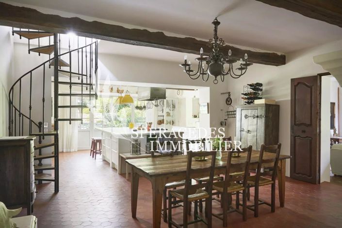 Image No.11-12 Bed House for sale