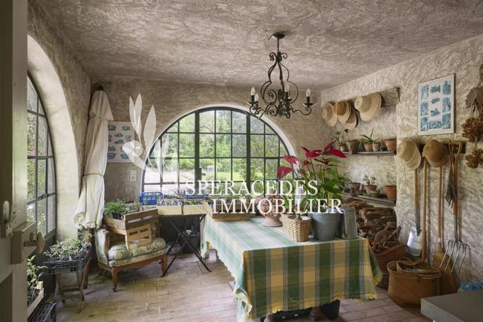 Image No.13-12 Bed House for sale