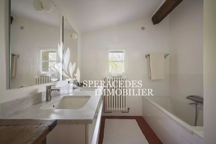 Image No.18-12 Bed House for sale