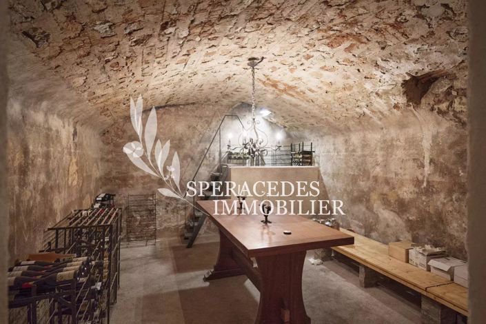 Image No.19-12 Bed House for sale