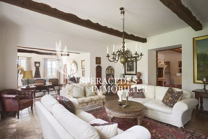 Image No.8-12 Bed House for sale