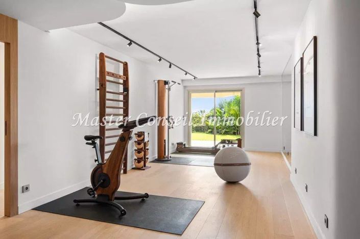 Image No.14-4 Bed House for sale