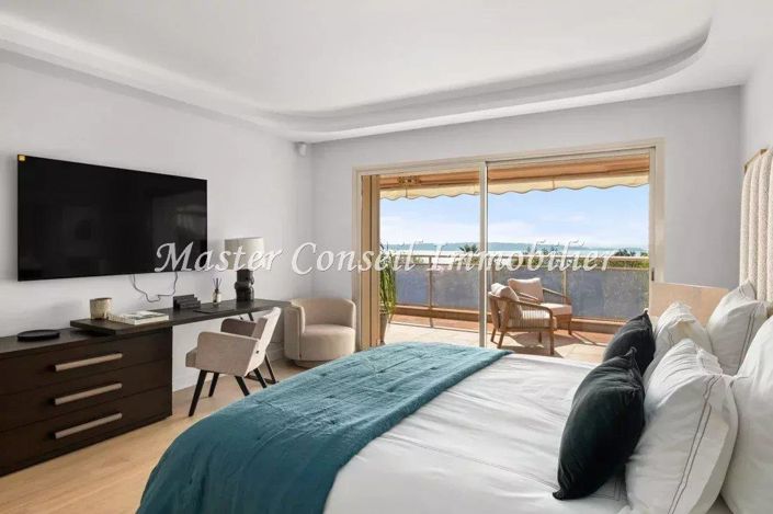 Image No.9-4 Bed House for sale