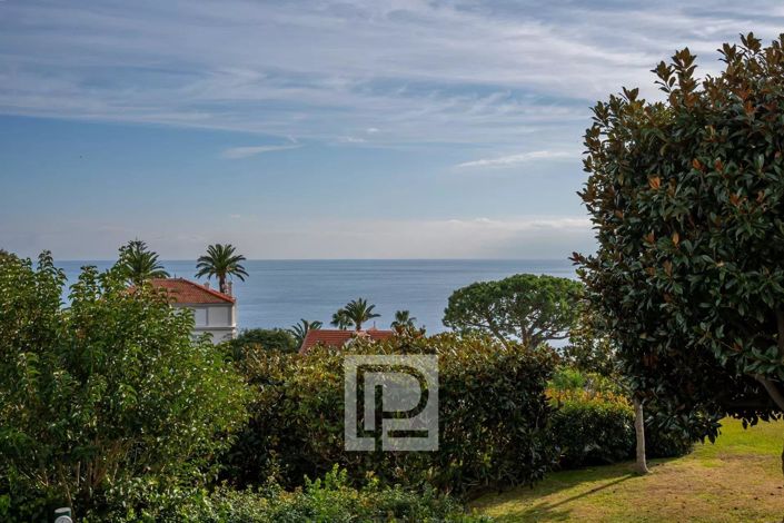 Image No.10-7 Bed Apartment for sale