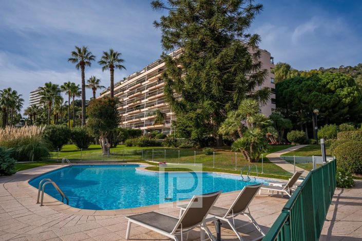 Image No.12-7 Bed Apartment for sale