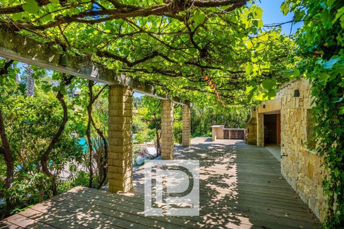 Image No.12-5 Bed House for sale