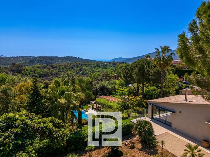 Image No.2-5 Bed House for sale