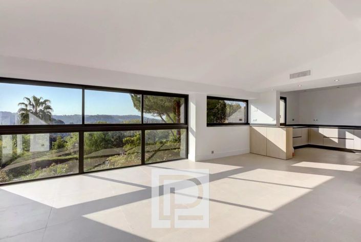 Image No.21-5 Bed House for sale