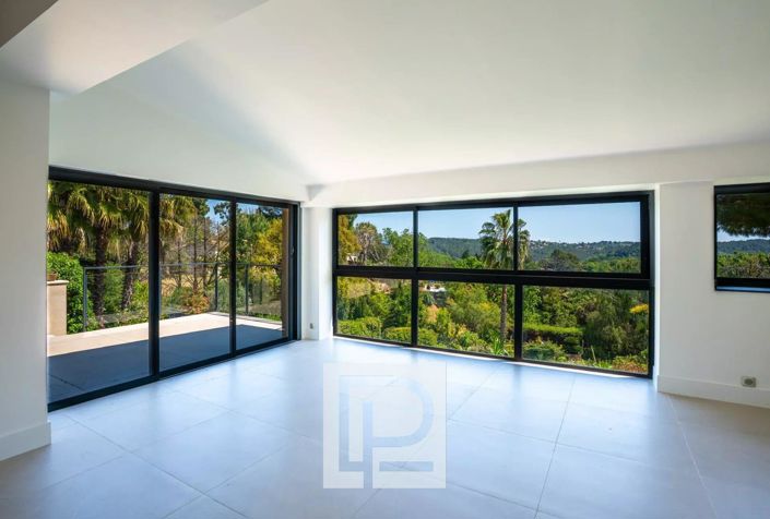 Image No.22-5 Bed House for sale