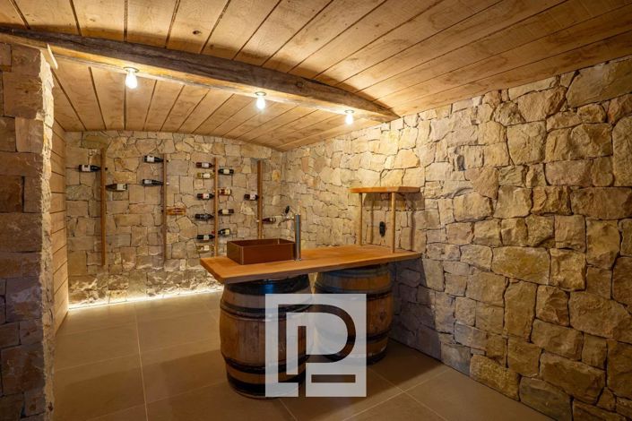 Image No.30-5 Bed House for sale