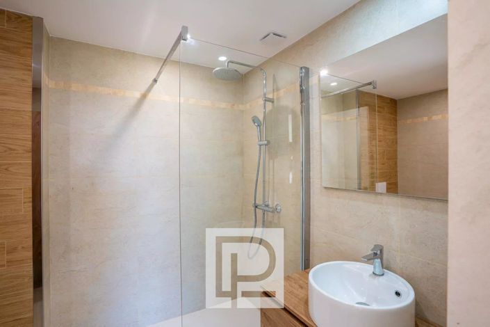 Image No.32-5 Bed House for sale