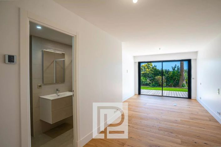 Image No.34-5 Bed House for sale