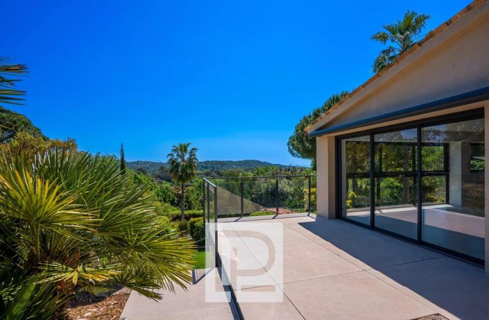 Image No.9-5 Bed House for sale