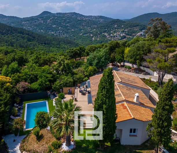 Image No.1-4 Bed House for sale