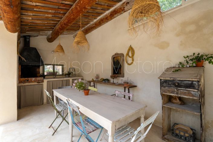 Image No.2-4 Bed House for sale