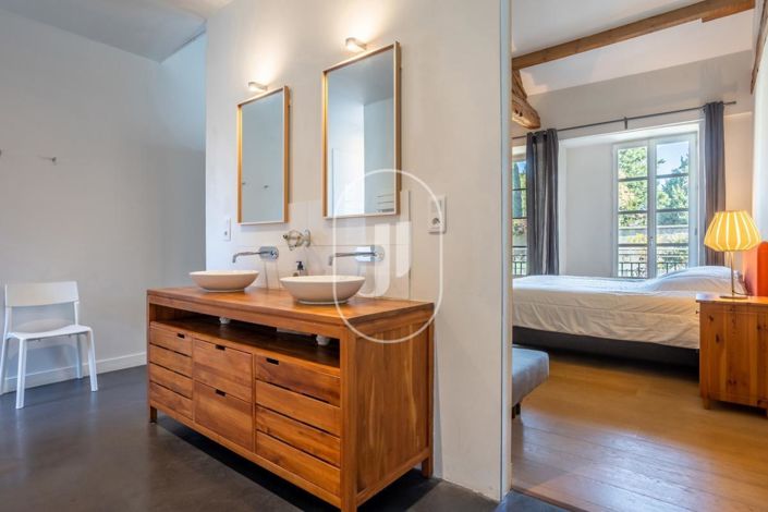 Image No.8-9 Bed House for sale