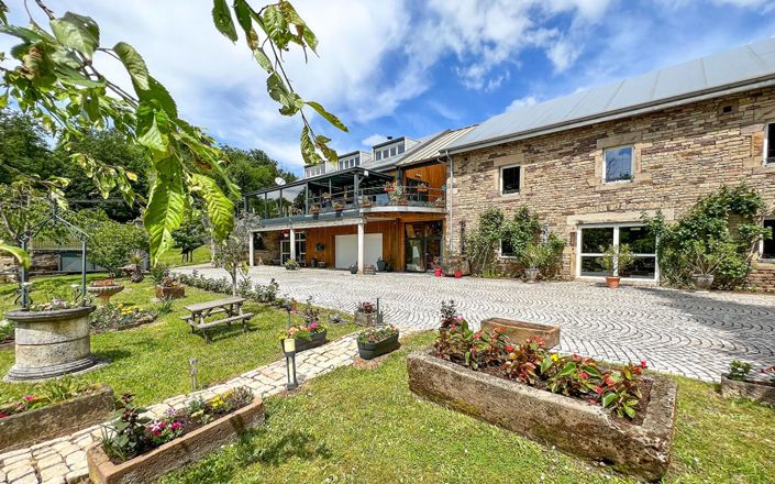 Image No.1-15 Bed House for sale