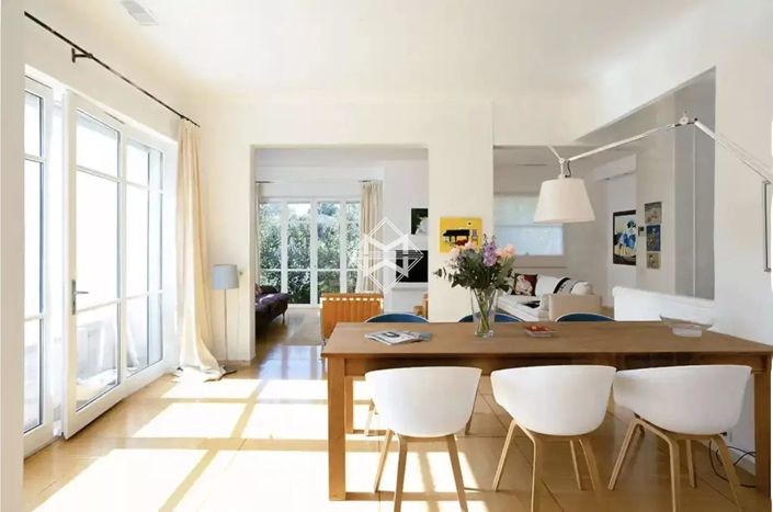 Image No.5-5 Bed House for sale