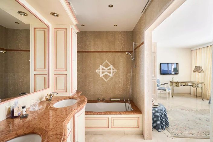 Image No.11-5 Bed House for sale