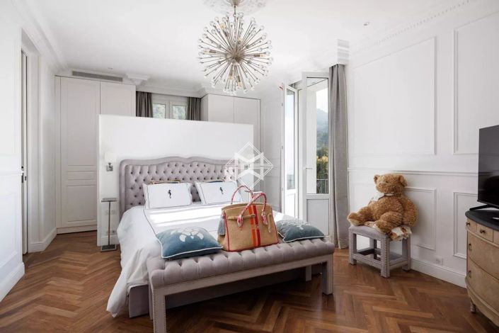 Image No.17-6 Bed House for sale