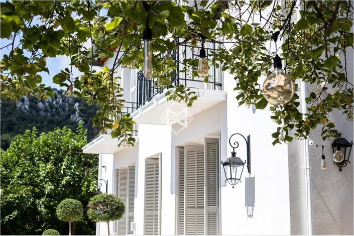 Image No.4-6 Bed House for sale