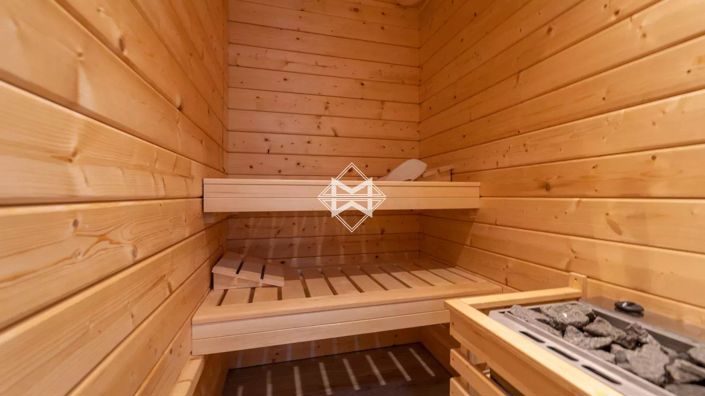 Image No.15-8 Bed House for sale